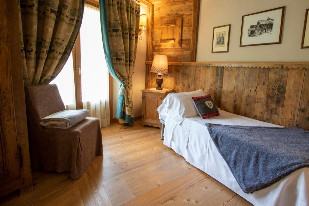 Laghetto Alpine Hotel & Restaurant Brusson Ngoại thất bức ảnh