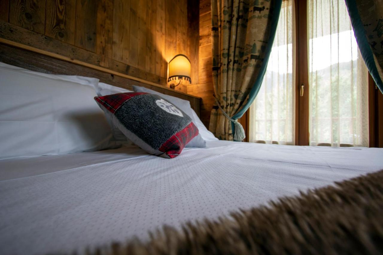 Laghetto Alpine Hotel & Restaurant Brusson Ngoại thất bức ảnh