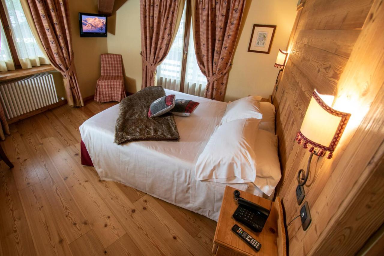 Laghetto Alpine Hotel & Restaurant Brusson Ngoại thất bức ảnh