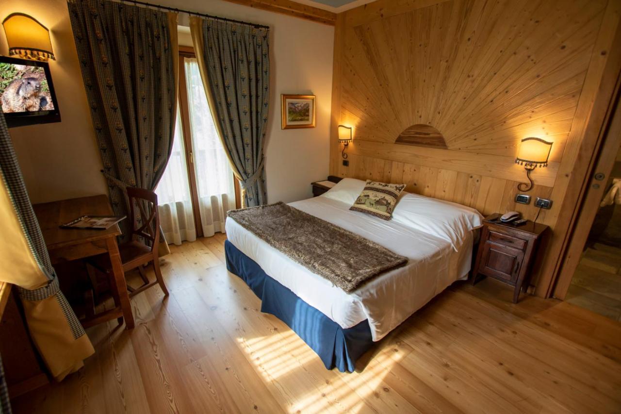Laghetto Alpine Hotel & Restaurant Brusson Ngoại thất bức ảnh