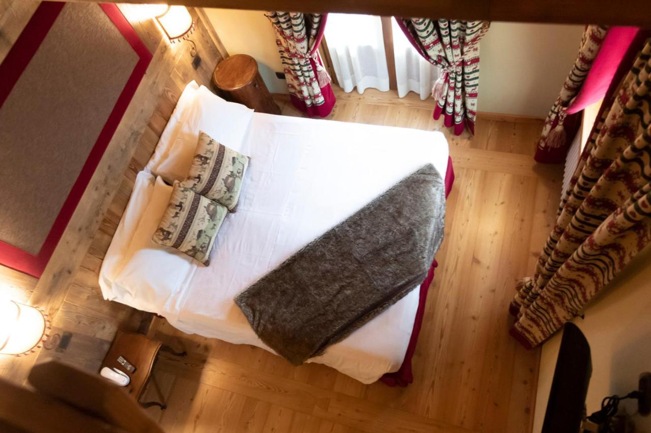 Laghetto Alpine Hotel & Restaurant Brusson Ngoại thất bức ảnh