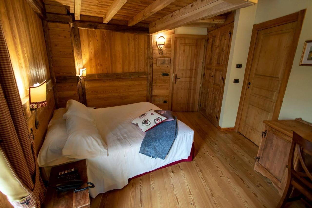 Laghetto Alpine Hotel & Restaurant Brusson Ngoại thất bức ảnh