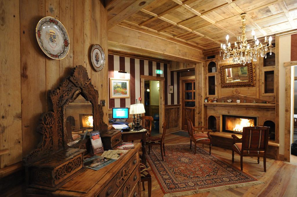 Laghetto Alpine Hotel & Restaurant Brusson Ngoại thất bức ảnh