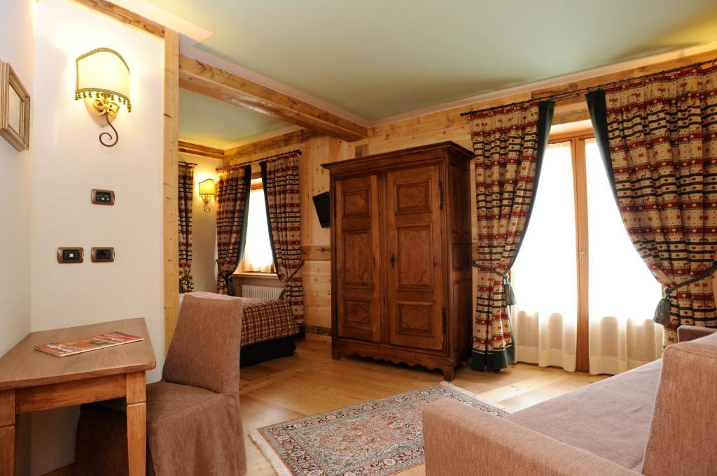 Laghetto Alpine Hotel & Restaurant Brusson Ngoại thất bức ảnh