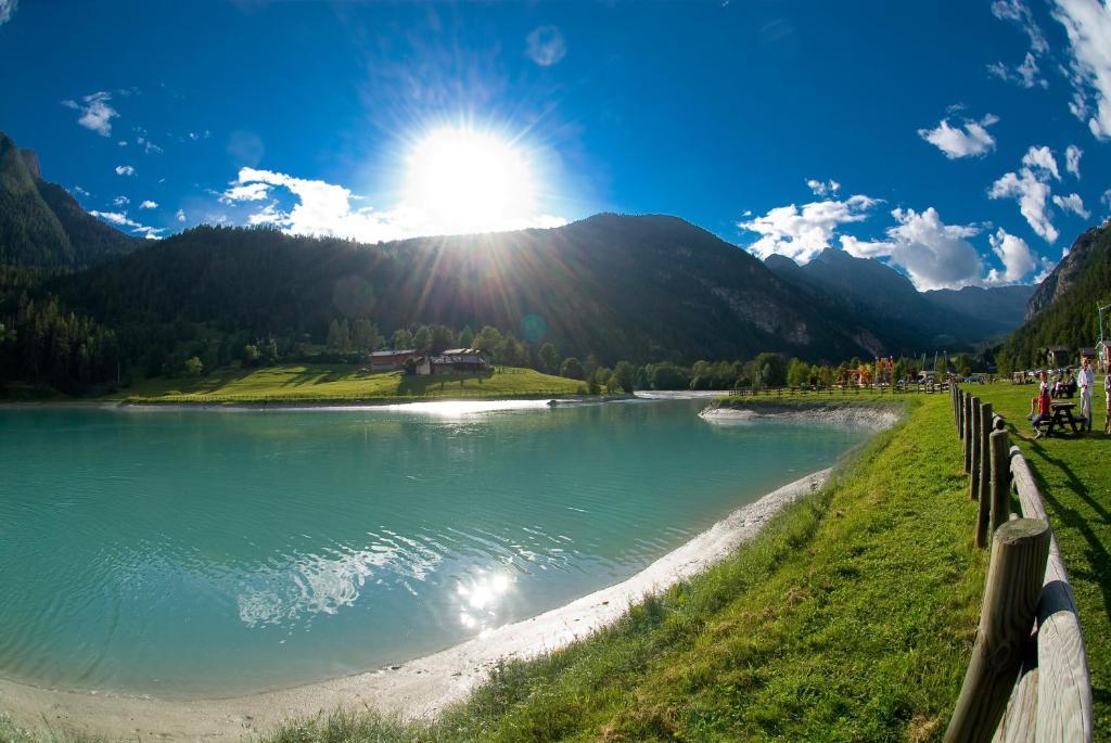 Laghetto Alpine Hotel & Restaurant Brusson Ngoại thất bức ảnh